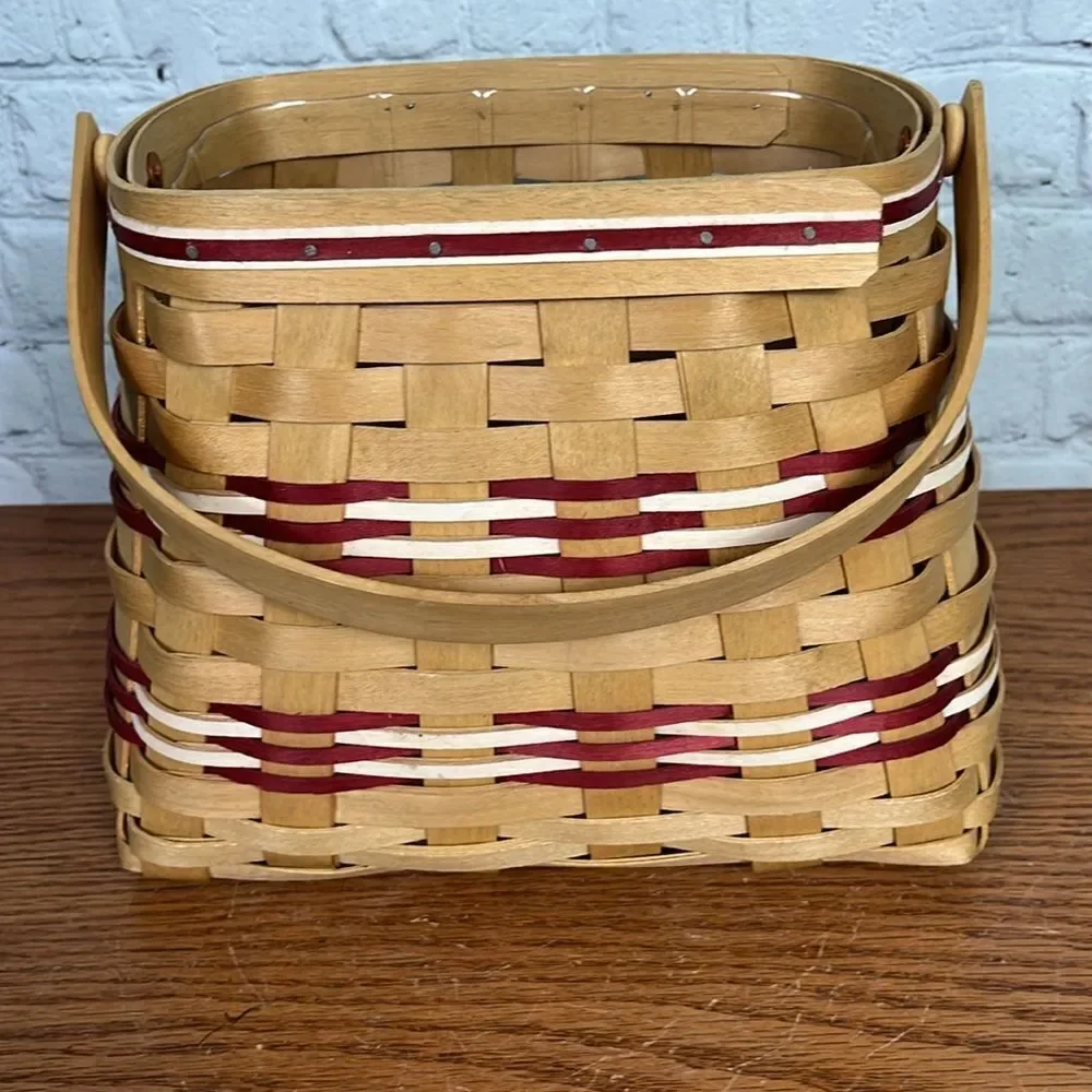 American traditions apple basket from 2010 plastic liner natural, red & white